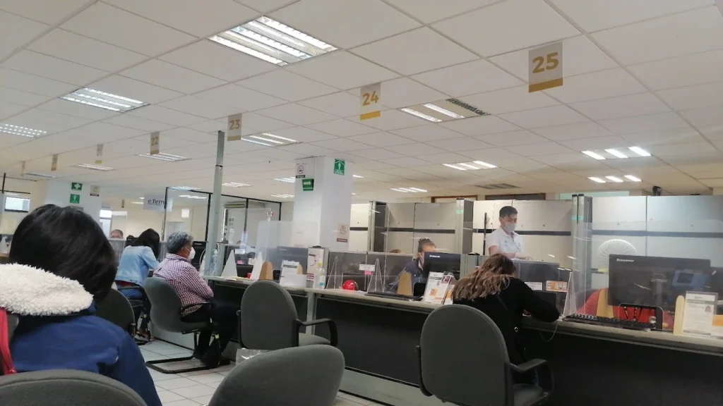 Sala de atención dentro de la oficina SAT en Aguascalientes