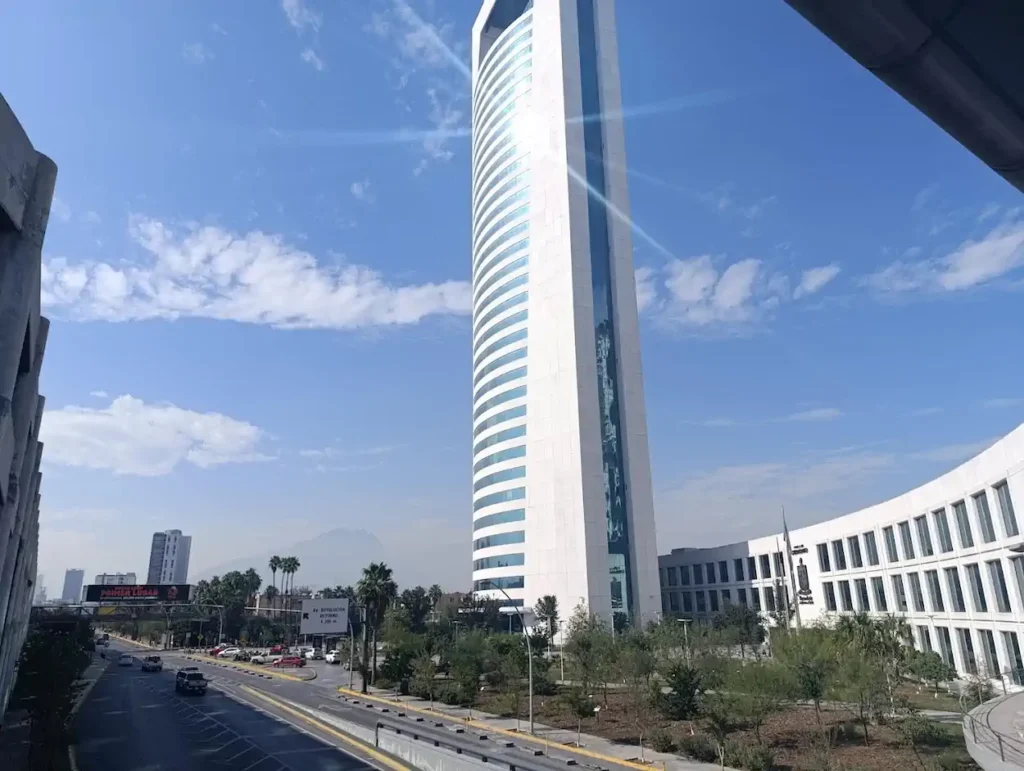 Fachada de la oficina SAT MST Emprendamos Monterrey