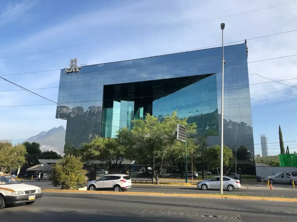 Fachada de la oficina SAT en San Pedro Garza García