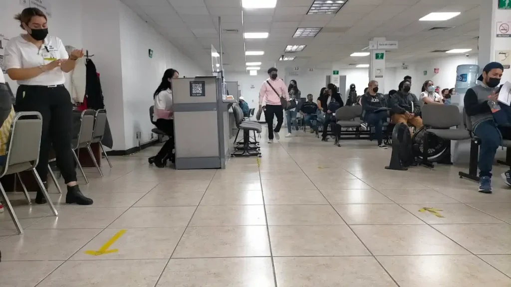 Sala de atención dentro de la oficina SAT en Texcoco