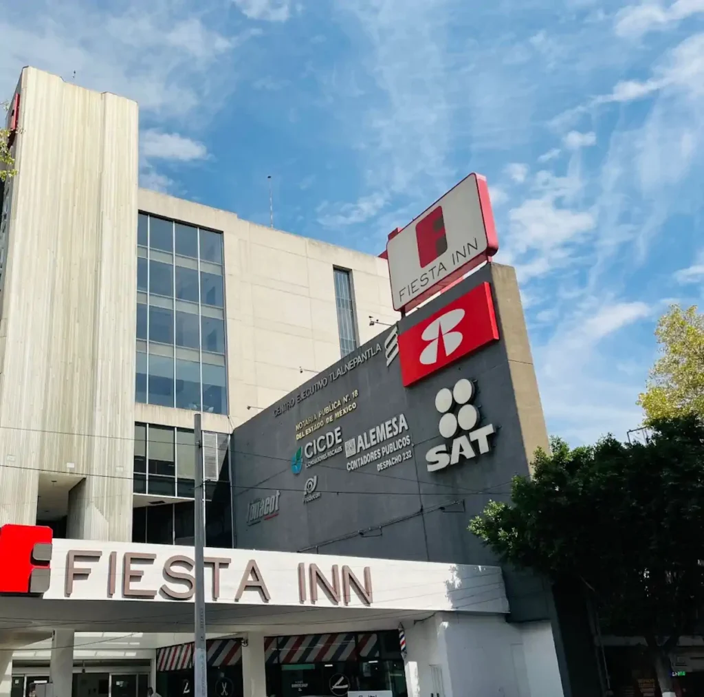 Fachada de la oficina SAT en Tlalnepantla