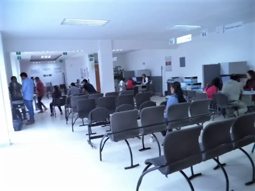 Sala de atención dentro de la oficina SAT en Tula de Allende