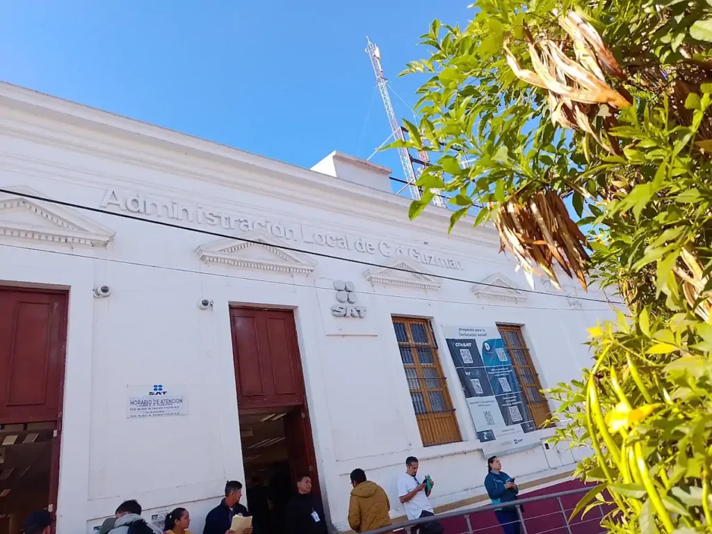Fachada de la oficina SAT en Zapotlán el Grande