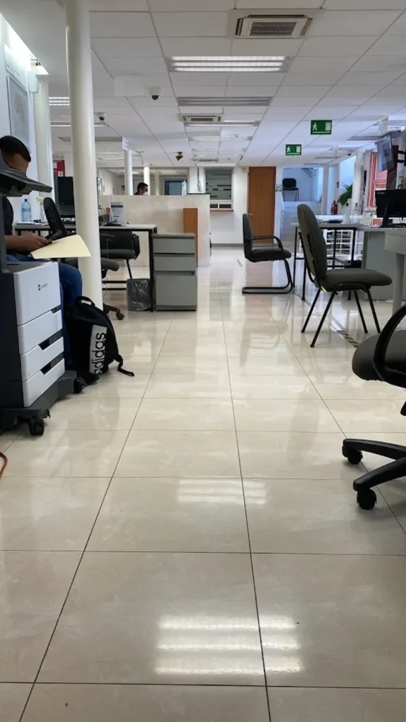 Sala de atención dentro de la oficina SAT en Zapotlán el Grande