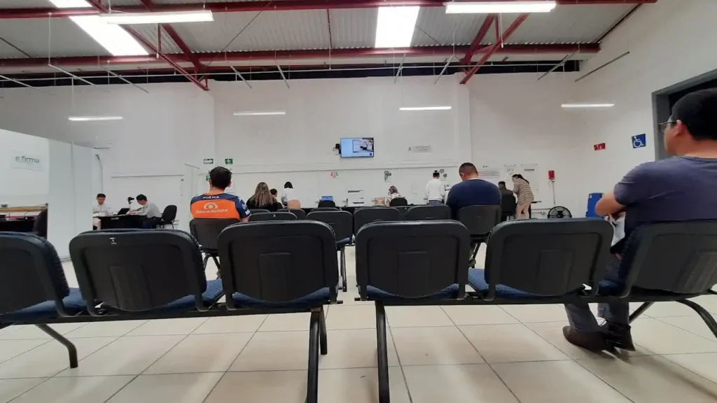 Sala de atención dentro de la oficina SAT en Apizaco
