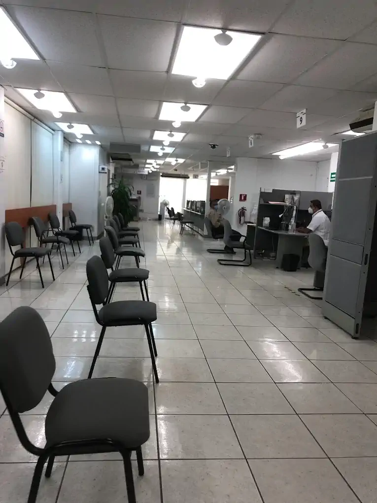 Sala de atención dentro de la oficina SAT en Ciudad Victoria