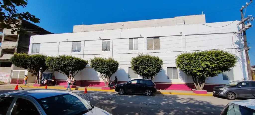 Fachada de la oficina SAT en Coatzacoalcos
