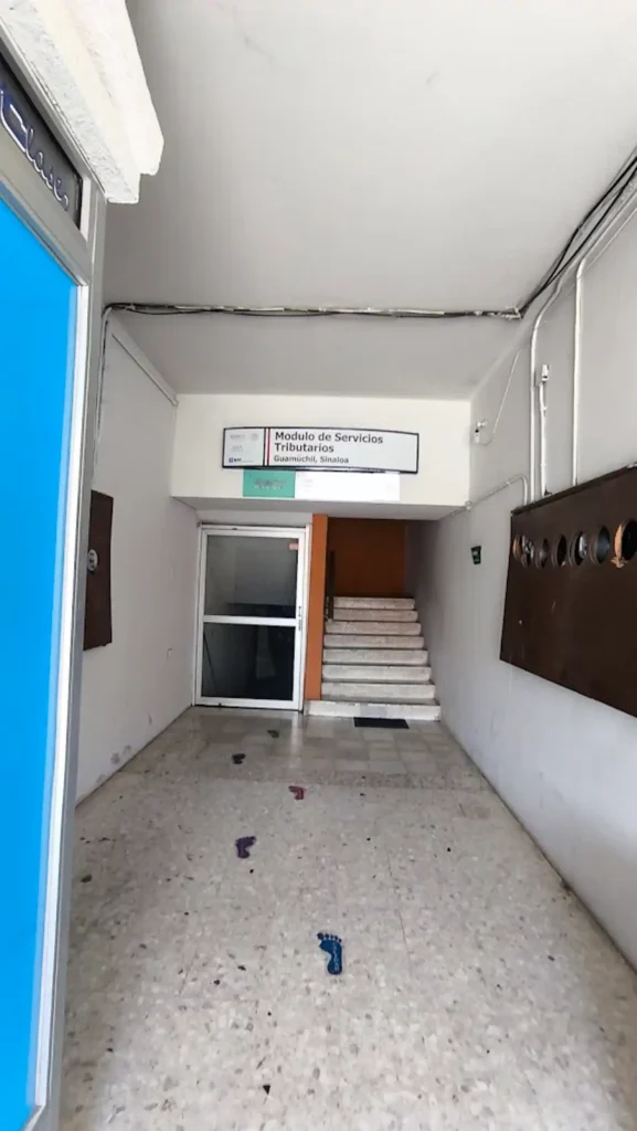 Sala de atención dentro de la oficina SAT en Guamúchil