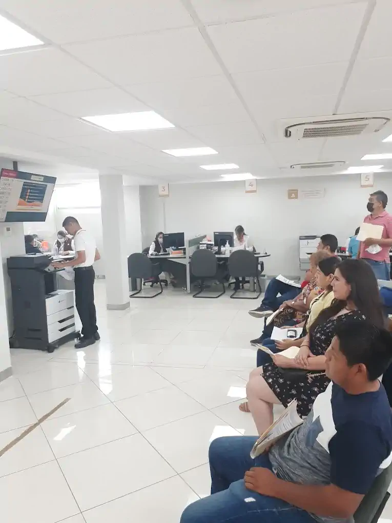 Sala de atención dentro de la oficina SAT en Matamoros