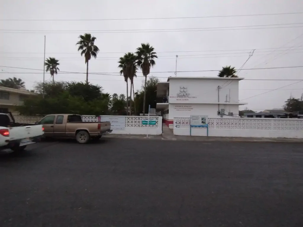 Fachada de la oficina SAT en Miguel Alemán