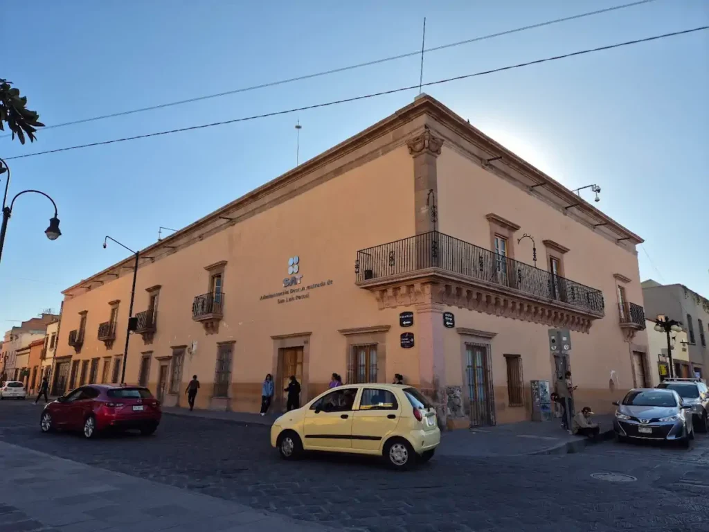 Fachada de la oficina SAT en San Luis Potosí