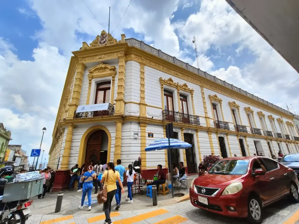 Fachada de la oficina SAT en Xalapa