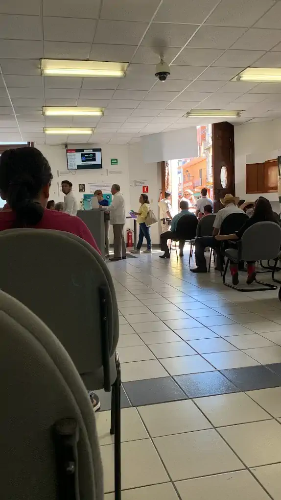 Sala de atención dentro de la oficina SAT en Xalapa